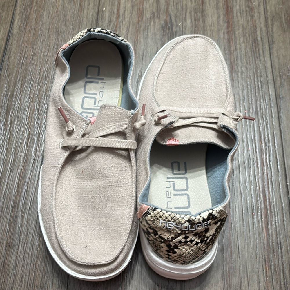Women’s Heydude size 7 EUC